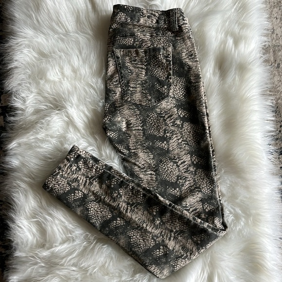 Cabi Snake Skin Print Pants Size 4 - Picture 1 of 9